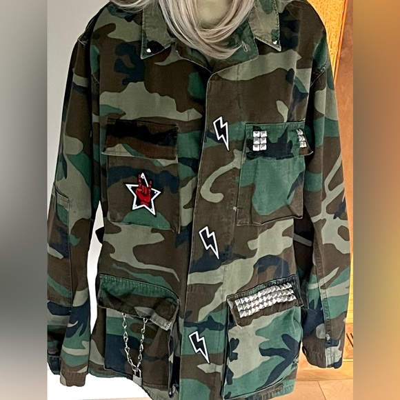 CAMO/ MILITARY JACKET/ TOP-ON BACK—MILITARY WITH STUDS—CUSTOM-OVERSIZED —COOL 🔥 - Picture 11 of 16